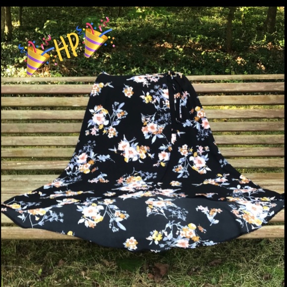 Francesca's Collections Dresses & Skirts - 🎉HP🎉 NWT, Miami Black Floral Wrap Skirt